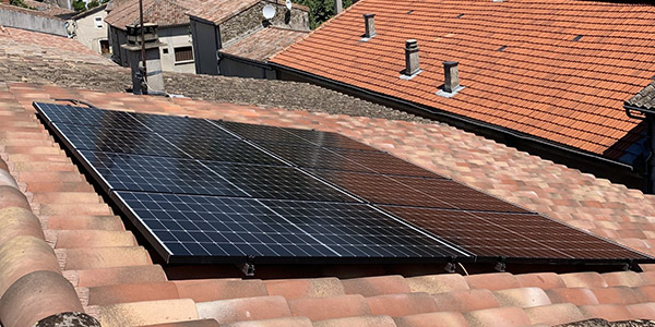 découvrez les différentes aides photovoltaïques disponibles pour financer votre installation solaire. profitez des subventions, crédits d'impôt et autres dispositifs pour rendre votre projet d'énergie renouvelable plus accessible et rentable.