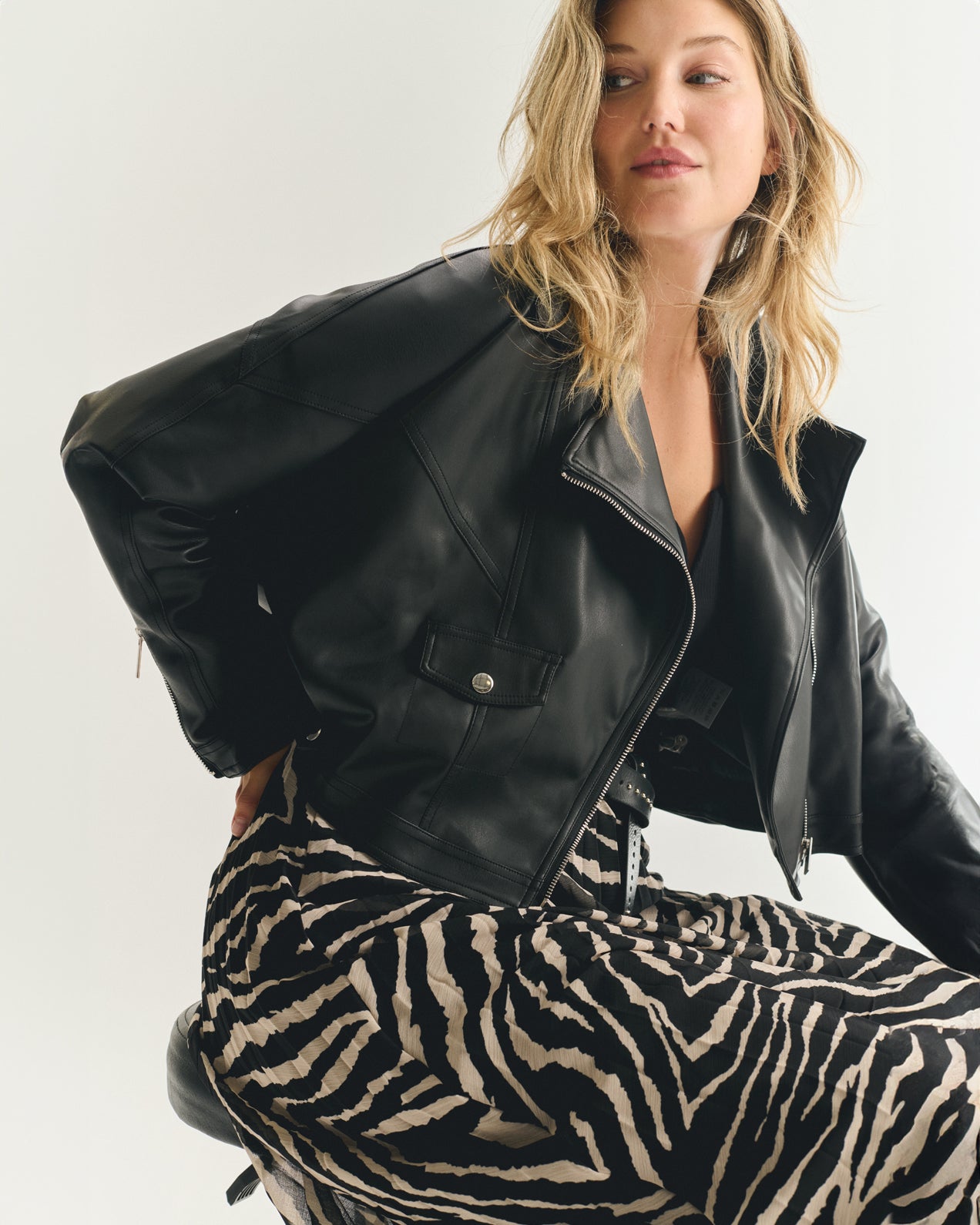 découvrez alma shop, votre destination incontournable pour des produits tendance et de qualité. explorez notre sélection unique et profitez d'une expérience de shopping exceptionnelle qui vous séduira à chaque visite.