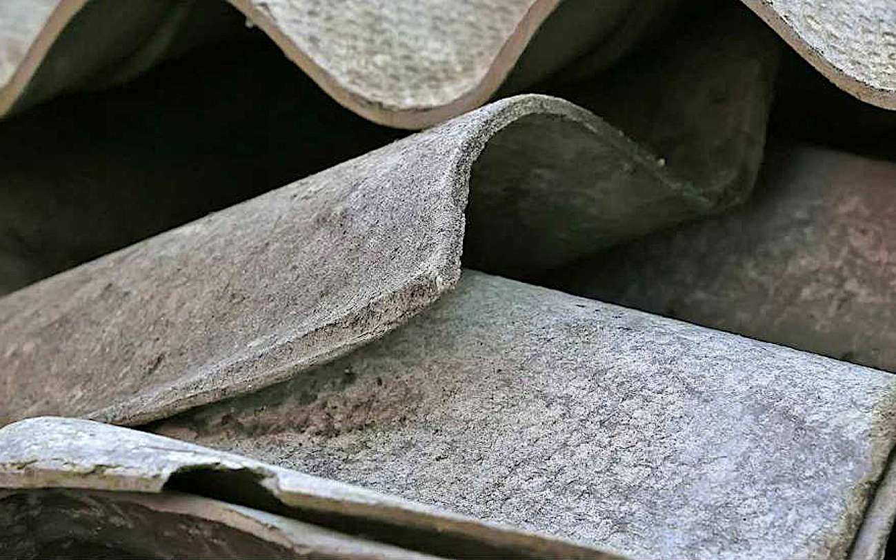 découvrez tout ce qu'il faut savoir sur l'amiante : ses caractéristiques, ses dangers pour la santé, les réglementations en vigueur et les méthodes de désamiantage. protégez-vous et informez-vous sur les risques liés à cette substance.