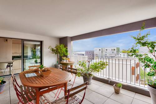 découvrez notre sélection d'appartements avec terrasse à lyon, alliant confort moderne et vue imprenable. profitez d'un cadre de vie agréable au cœur de la ville tout en vous offrant un espace extérieur privatif.