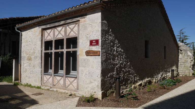 découvrez les secrets de l'apprentissage en toiture avec notre guide dédié à l'apprenti toit. apprenez les techniques essentielles, les outils nécessaires et les conseils pratiques pour exceller dans ce métier passionnant et essentiel à la construction. formez-vous aux normes de sécurité et développez vos compétences à travers des conseils d'experts.