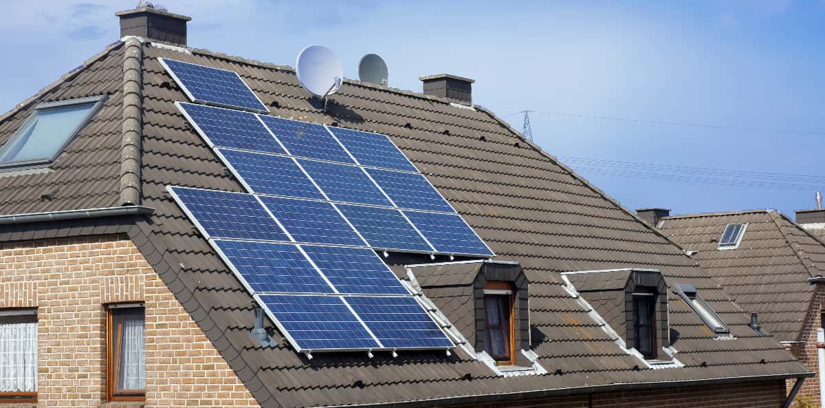 découvrez notre guide complet sur l'assurance des panneaux solaires pour protéger votre investissement. apprenez-en davantage sur les options de couverture, les avantages et les meilleures pratiques pour sécuriser votre installation photovoltaïque.