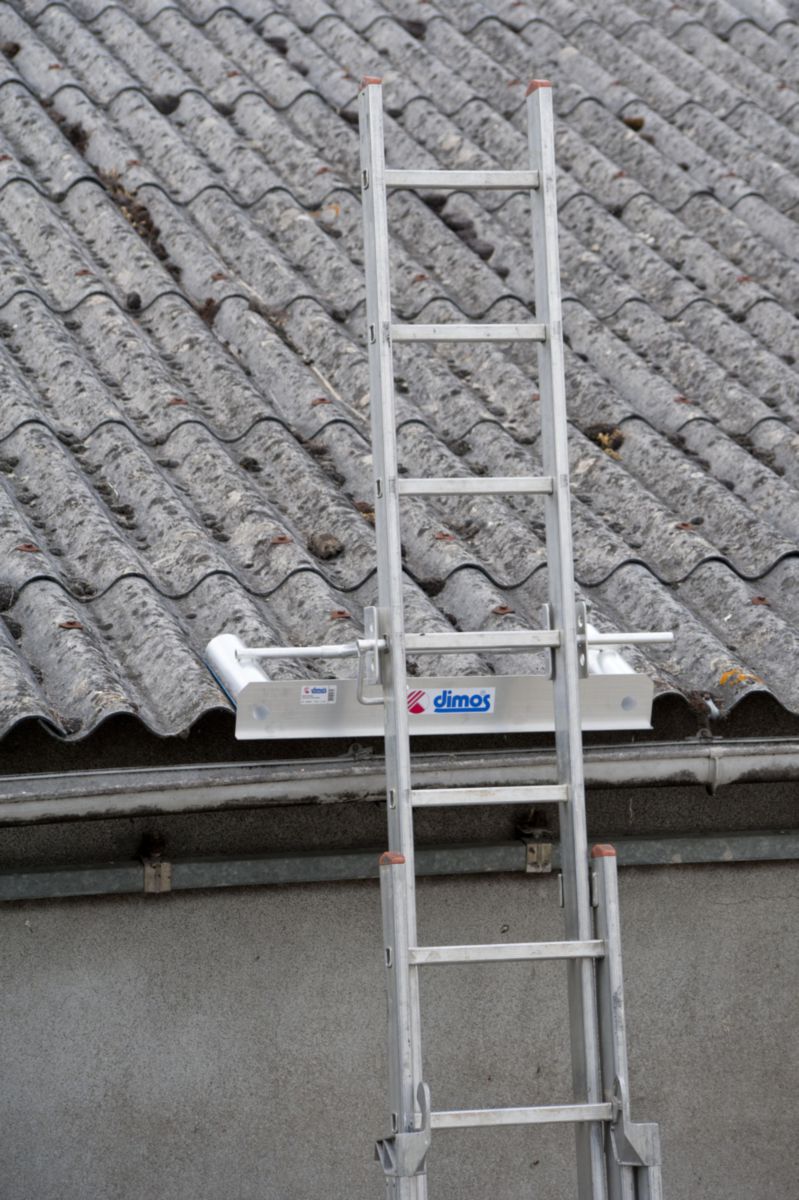 découvrez nos conseils pratiques pour attacher une échelle au toit en toute sécurité. suivez nos étapes simples pour garantir stabilité et sécurité lors de vos travaux en hauteur.