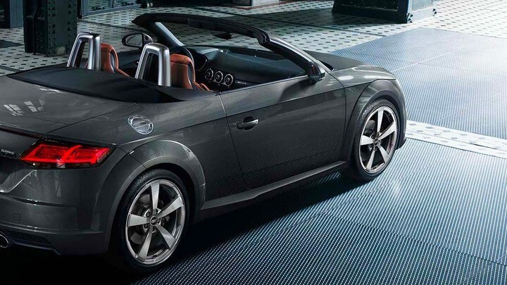 découvrez l'audi tt cabriolet, le modèle qui allie élégance, performance et plaisir de conduite. avec son design chic et sa technologie de pointe, le tt cabriolet est le choix idéal pour les amateurs de sensations fortes. profitez d'une expérience de conduite inoubliable sous le soleil.
