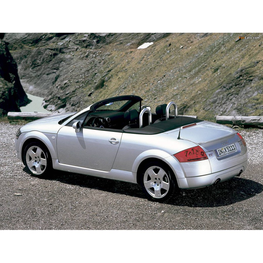 découvrez l'audi tt cabriolet, un élégant roadster alliant performance, style et confort. profitez d'une conduite en plein air tout en savourant des technologies de pointe et un design raffiné. que vous soyez sur la route ou à l'arrêt, l'audi tt cabriolet ne manquera pas de vous séduire.