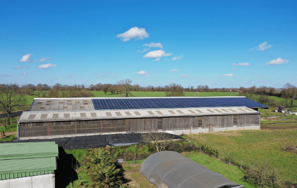 découvrez les avantages de l'autoconsommation pour les professionnels : réduisez vos coûts énergétiques, améliorez votre indépendance énergétique et contribuez à un avenir durable. optez pour des solutions adaptées à votre entreprise et maximisez vos économies grâce à l'énergie renouvelable.