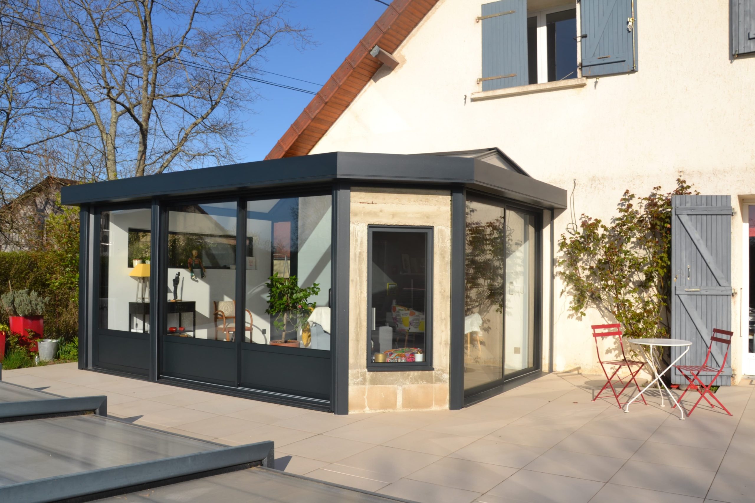 découvrez tout ce qu'il faut savoir sur le permis pour aménager un toit-terrasse. informez-vous sur les démarches administratives, les réglementations en vigueur et les conseils pratiques pour réussir votre projet d'aménagement extérieur.