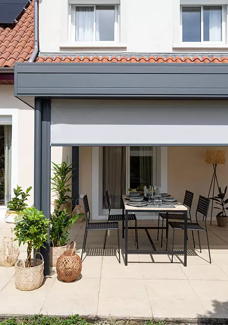 découvrez notre sélection d'auvents de haute qualité, idéaux pour protéger vos espaces extérieurs tout en ajoutant une touche esthétique à votre jardin ou terrasse. explorez nos différents styles et matériaux pour un aménagement fonctionnel et élégant.