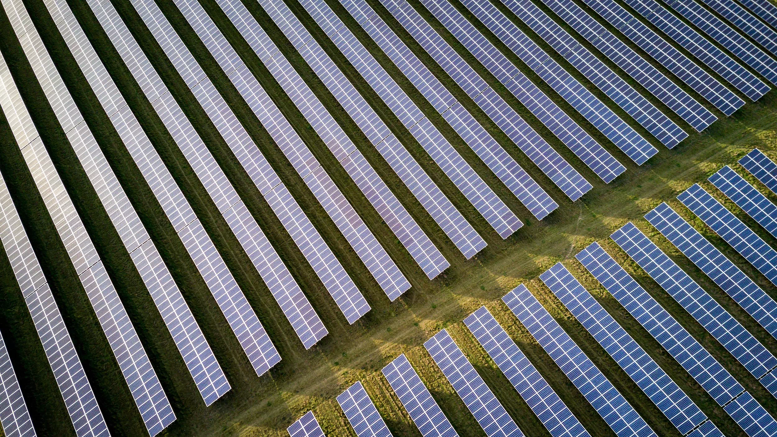 découvrez les nombreux avantages des fermes solaires en france, allant de la production d'énergie renouvelable à la réduction des émissions carbone, tout en contribuant à l'économie locale et à la préservation de l'environnement.