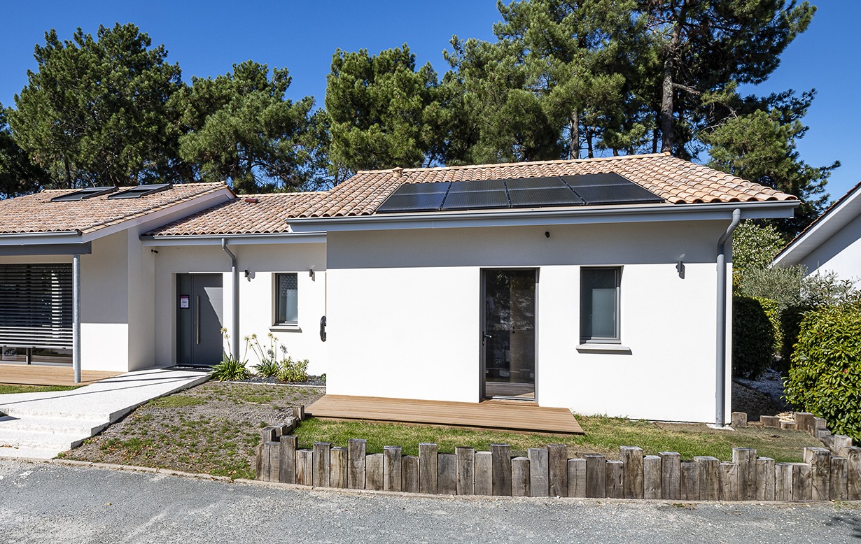 découvrez les nombreux avantages des maisons à toit plat équipées de panneaux photovoltaïques : efficacité énergétique, esthétisme modernisé, optimisation de l'espace et réduction des coûts d'électricité. transformez votre habitat en un lieu durable et innovant.