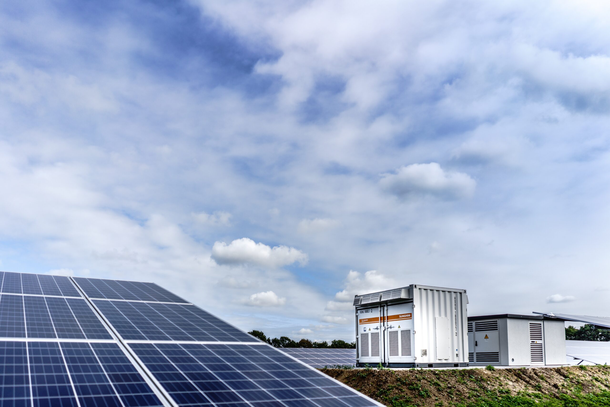 découvrez les nombreux avantages des panneaux photovoltaïques, tels que la réduction des factures d'électricité, la valorisation de votre bien immobilier, et l'impact positif sur l'environnement. optez pour une énergie durable et économisez tout en contribuant à la transition énergétique.