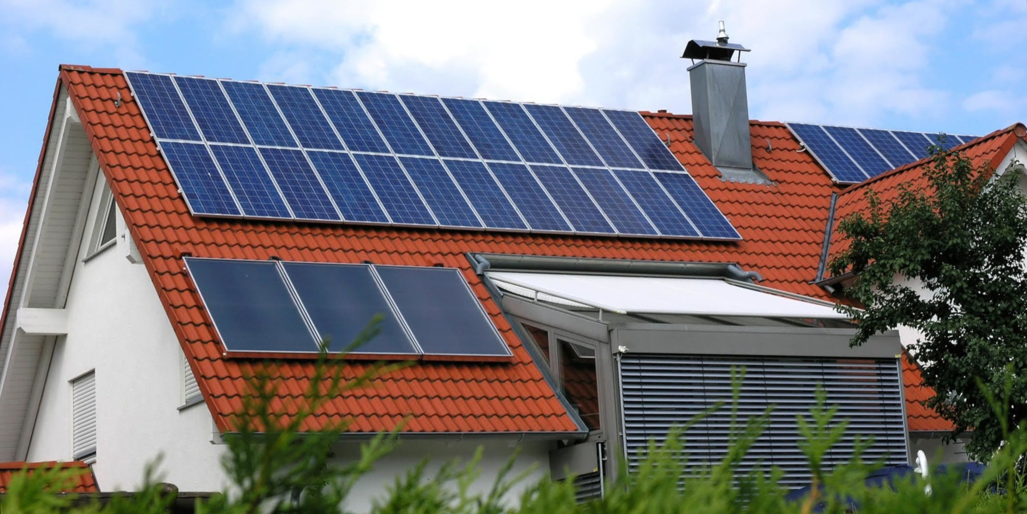 découvrez les nombreux avantages des panneaux photovoltaïques : énergie renouvelable, économies sur vos factures d'électricité, impact environnemental réduit, ainsi que des incitations fiscales. investissez dans l'avenir et transformez votre toit en source d'énergie durable.