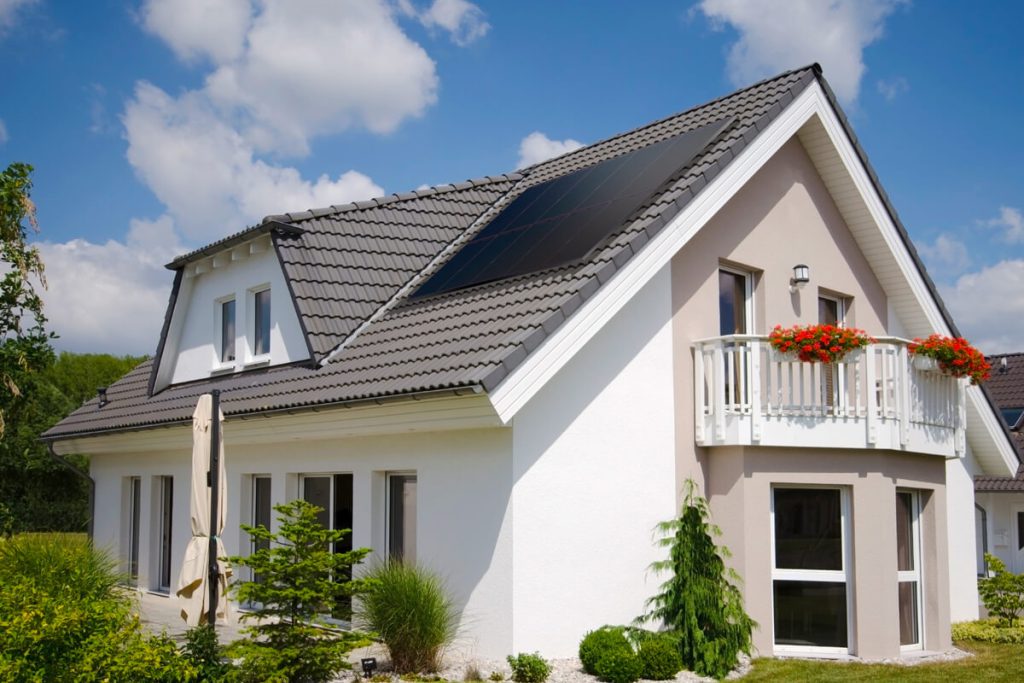 découvrez les nombreux avantages des panneaux solaires : réduction des factures d'énergie, impact environnemental positif, valorisation de votre patrimoine et indépendance énergétique. optez pour une solution durable et économique pour votre maison !