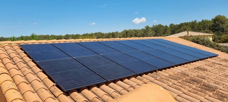 découvrez les avantages des systèmes photovoltaïques pour les entreprises : réduction des coûts énergétiques, impact environnemental positif, et valorisation de l'image de marque. transformez votre investissement en énergies renouvelables en une opportunité de croissance durable.