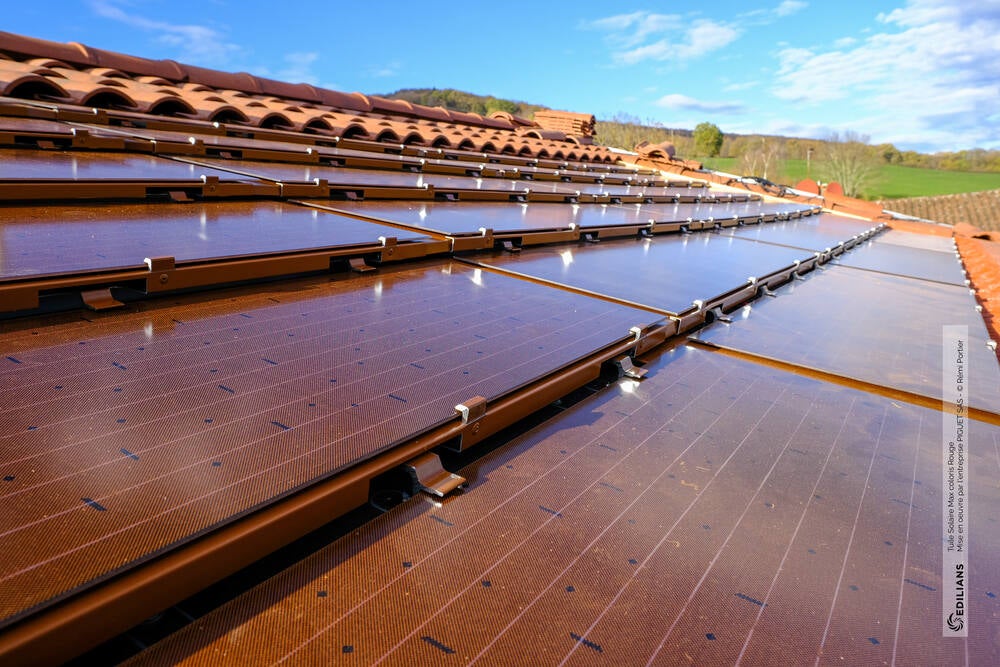 découvrez les nombreux avantages des tuiles solaires : une solution esthétique et écologique pour la production d'énergie, une réduction des factures d'électricité, et une valorisation de votre patrimoine immobilier. optez pour une toiture innovante et durable dès aujourd'hui !