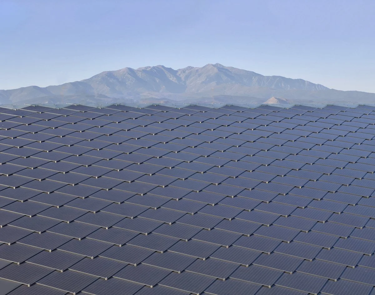 découvrez les nombreux avantages des tuiles photovoltaïques : esthétiques, durables et économiques, elles allient performance énergétique et intégration harmonieuse dans votre toiture tout en réduisant votre empreinte carbone.