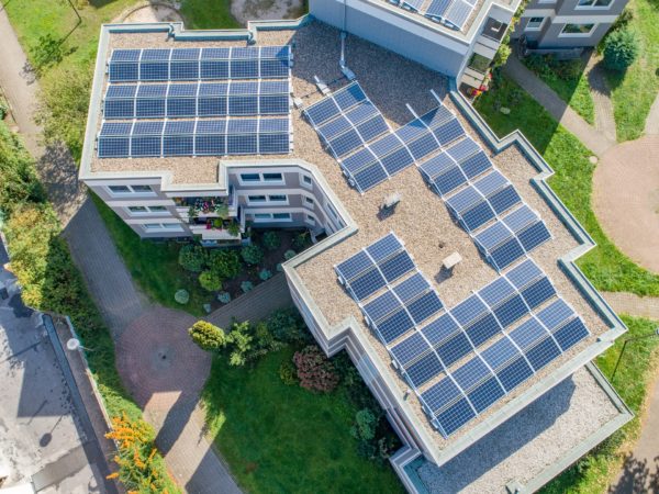découvrez le bail photovoltaïque, une solution avantageuse pour financer l'installation de panneaux solaires. optimisez votre production d'énergie renouvelable tout en bénéficiant d'un cadre juridique sécurisé. profitez des avantages économiques et écologiques d'une telle démarche.
