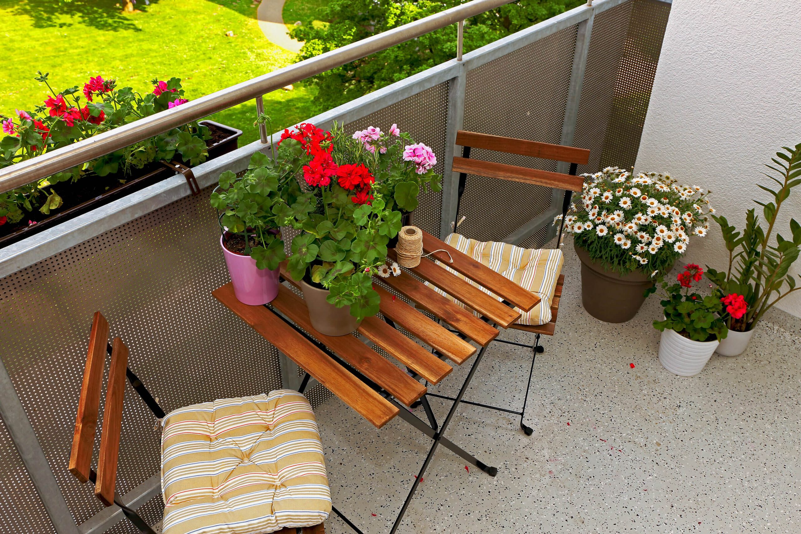 découvrez notre guide complet sur les balcons : aménagement, décoration, idées d'ambiance et conseils pratiques pour transformer votre espace extérieur en un coin de paradis. profitez pleinement de votre balcon, quel que soit sa taille !