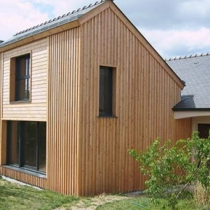 découvrez notre large sélection de bardage en bois pour embellir et protéger votre habitat. offrez à votre maison une finition élégante et durable grâce à nos matériaux de qualité, adaptés à tous les styles architecturaux.