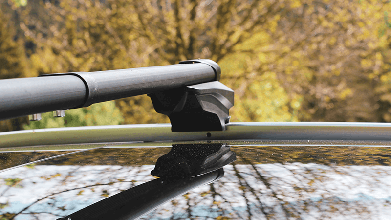 découvrez notre barre de toit universelle, idéale pour transporter vos équipements en toute sécurité. compatible avec la plupart des véhicules, elle offre robustesse et simplicité d'installation. parfaite pour les aventuriers et les passionnés de plein air, cette barre vous accompagne dans tous vos déplacements.