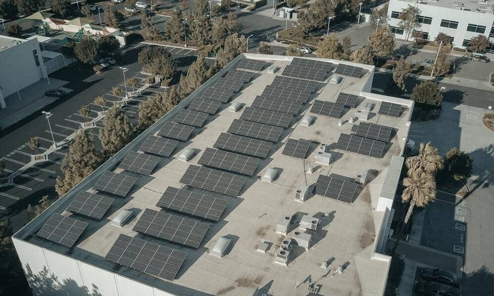 découvrez notre bâtiment photovoltaïque de 300 kwc, conçu pour maximiser l'efficacité énergétique tout en réduisant l'empreinte carbone. idéal pour les entreprises soucieuses de l'environnement, ce système innovant offre une solution durable pour produire de l'énergie renouvelable. investissez dans l'avenir grâce à notre expertise en installations solaires.