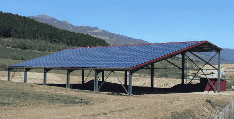 découvrez les avantages d'un bâtiment photovoltaïque de 300 kwc, alliant performance énergétique et durabilité. optimisez votre production d'énergie renouvelable tout en réduisant votre empreinte carbone.