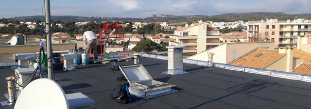 découvrez les avantages et l'application du bitume pour les toits. ce matériau durable et imperméable assure une protection optimale de votre toiture contre les intempéries. apprenez-en plus sur ses propriétés, son entretien et les techniques d'installation pour garantir la longévité de votre couverture.