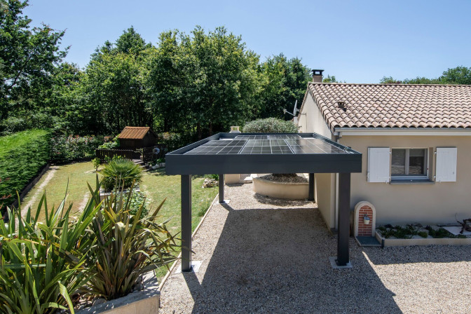 découvrez les avantages du carport solaire, une solution innovante qui allie protection de votre véhicule et production d'énergie renouvelable. optez pour un abri pratique et écologique, tout en réduisant votre empreinte carbone.