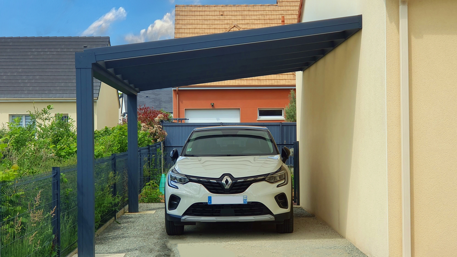 découvrez notre carport à toit plat, alliant modernité et fonctionnalité, idéal pour protéger votre véhicule tout en embellissant votre extérieur. résistant et esthétique, c'est la solution parfaite pour optimiser votre espace.