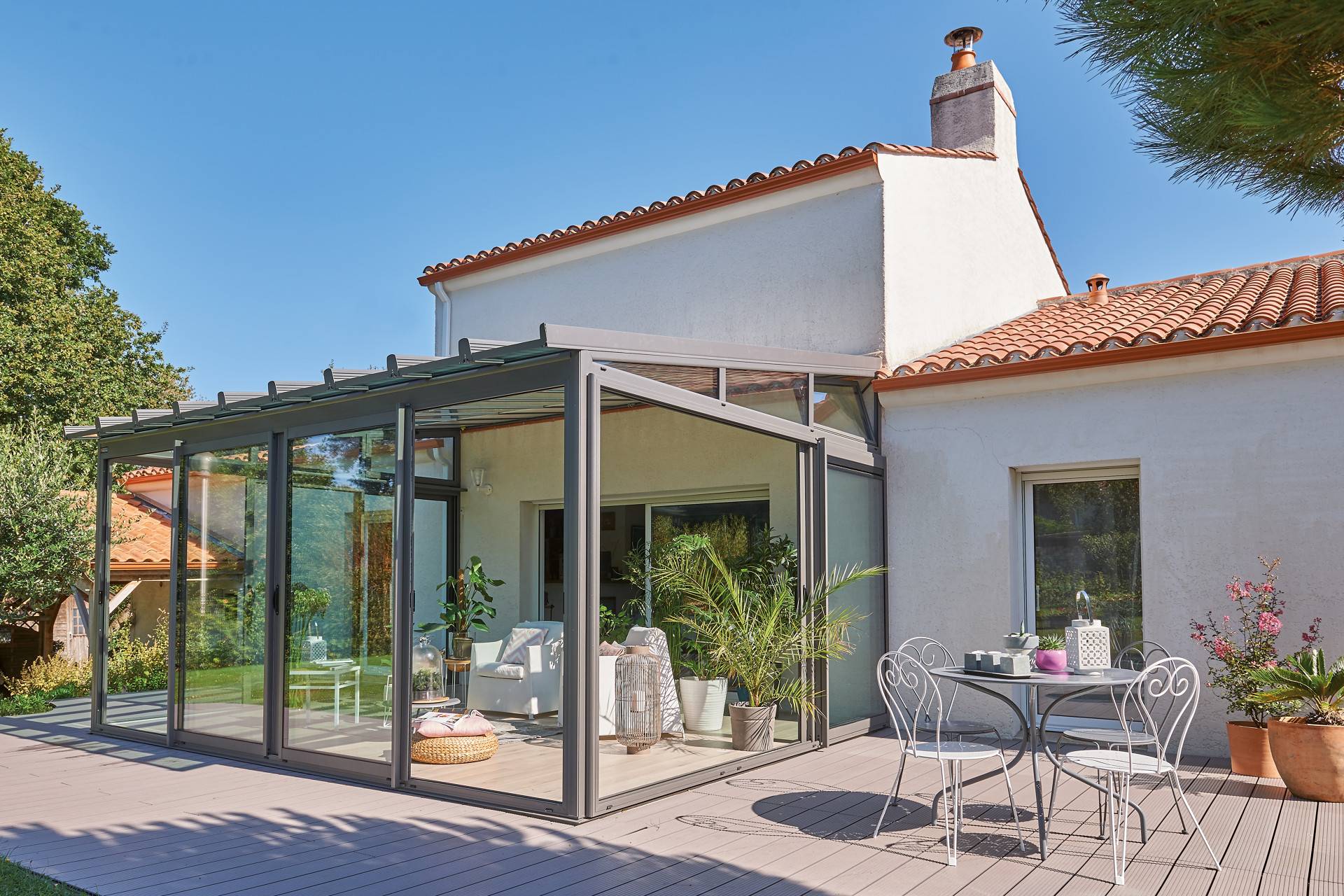 découvrez comment transformer votre espace extérieur avec un toit de véranda élégant et fonctionnel. idéal pour profiter de votre jardin toute l'année, ce type de construction offre une lumière naturelle et un confort accru à votre domicile.