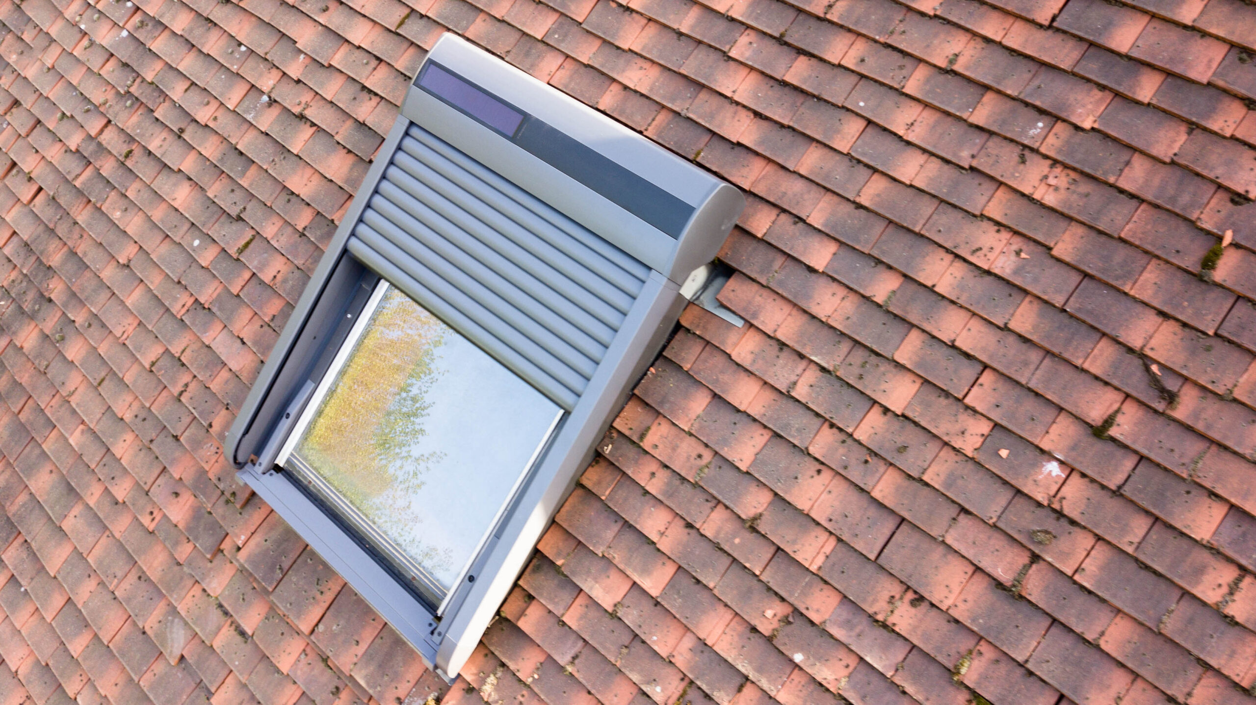 découvrez comment changer le moteur de votre velux photovoltaïque en toute simplicité. suivez notre guide étape par étape pour assurer le bon fonctionnement de votre fenêtre de toit, optimiser l'utilisation de l'énergie solaire et améliorer le confort de votre maison.