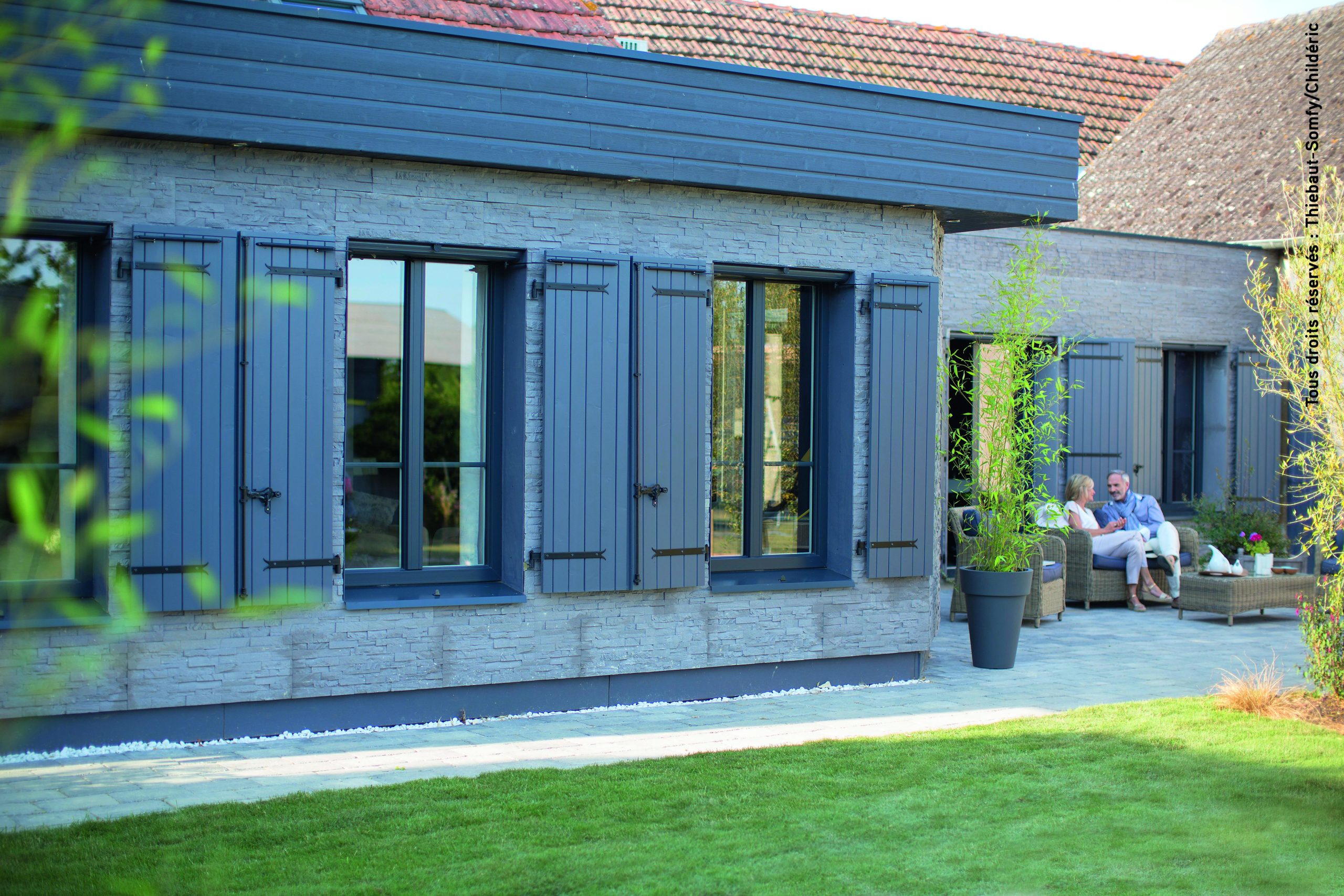 découvrez notre guide complet sur le changement du moteur de votre volet de toit. apprenez étape par étape comment remplacer votre moteur défectueux pour garantir un fonctionnement optimal et prolonger la durée de vie de votre installation.