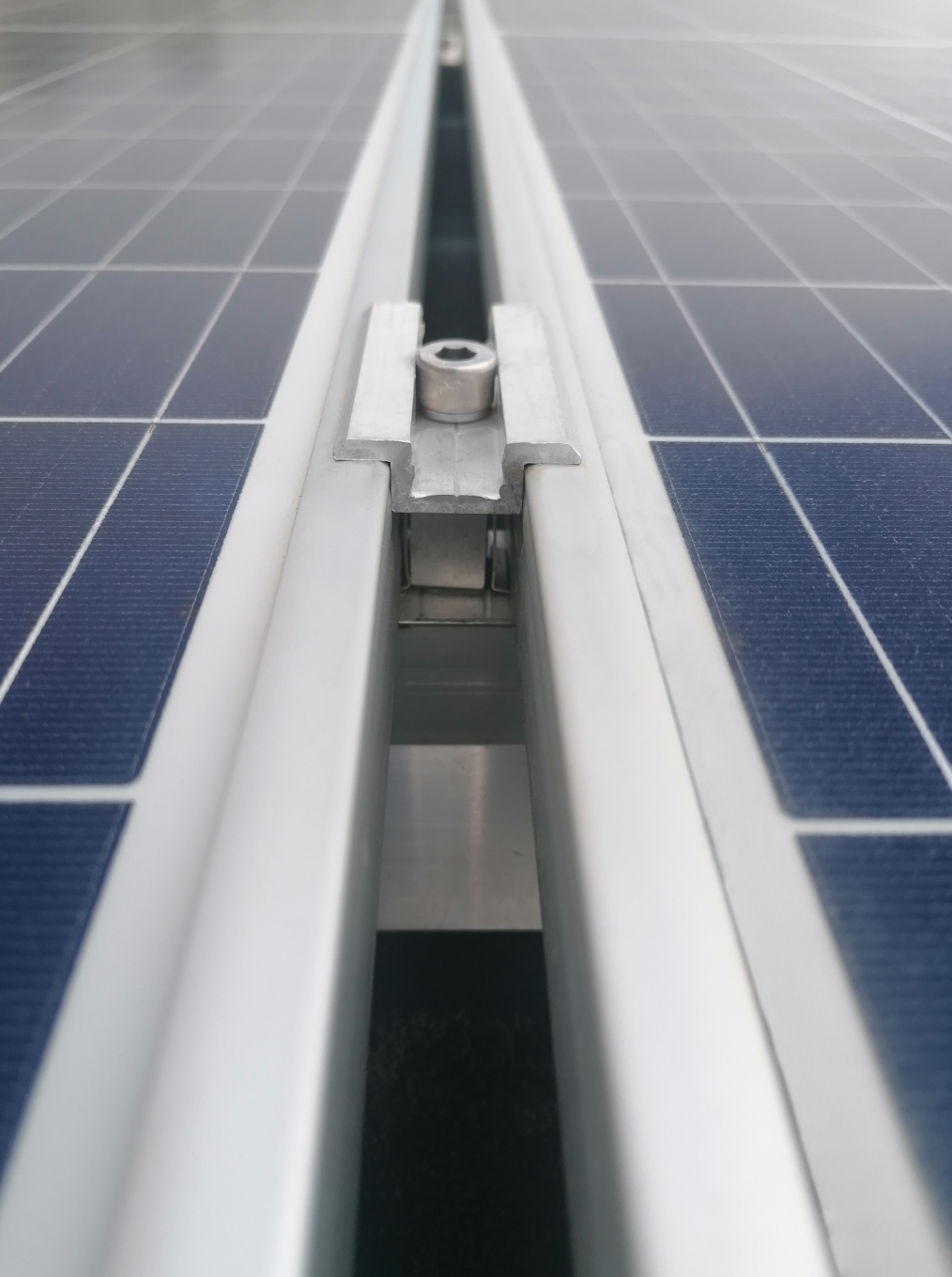 découvrez comment intégrer des panneaux photovoltaïques à votre charpente pour optimiser l'usage de l'énergie solaire. des solutions innovantes pour allier architecture et efficacité énergétique.