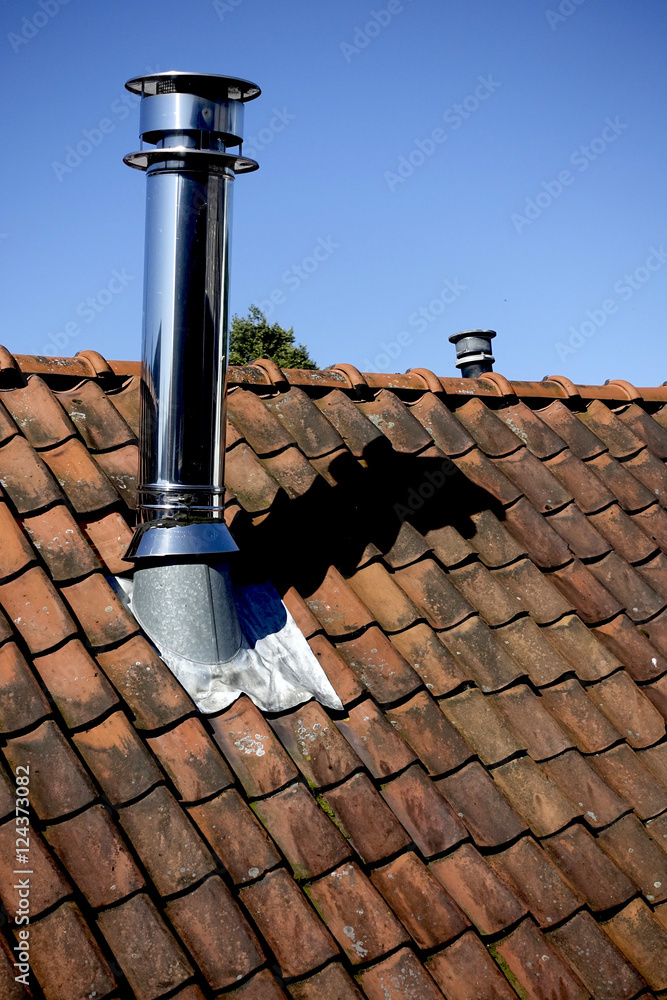 découvrez l'importance d'une cheminée de toit pour assurer une ventilation optimale et un design élégant. apprenez comment bien l'installer et l'entretenir pour garantir sécurité et efficacité.