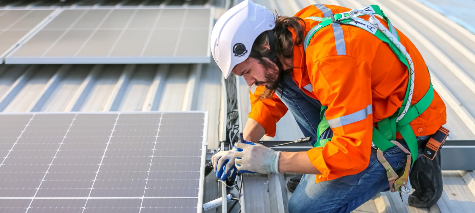 découvrez comment choisir le bon électricien pour l'installation de vos panneaux solaires. nos conseils vous aideront à trouver un professionnel qualifié, à comparer les devis et à garantir une installation sécurisée et efficace de votre système photovoltaïque.