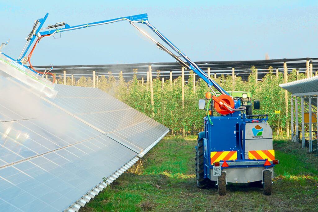 découvrez comment choisir le bon entretien pour vos panneaux solaires afin d'optimiser leur performance et prolonger leur durée de vie. conseils essentiels et astuces pratiques pour maintenir vos installations photovoltaïques en parfait état.