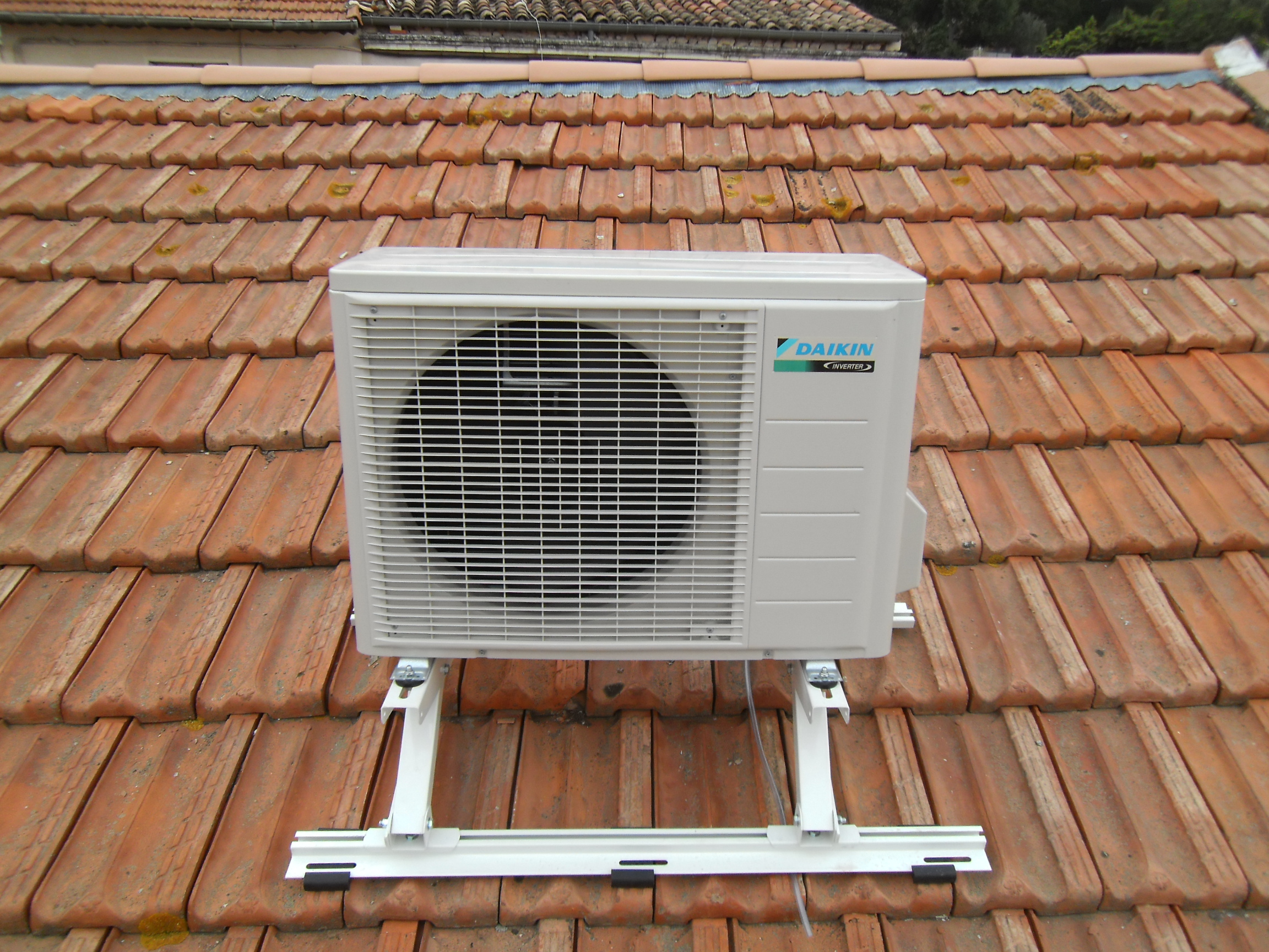 découvrez les solutions innovantes de climatisation de toiture pour un confort optimal tout au long de l'année. améliorez l'efficacité énergétique de votre maison tout en réduisant vos coûts de chauffage et de climatisation.