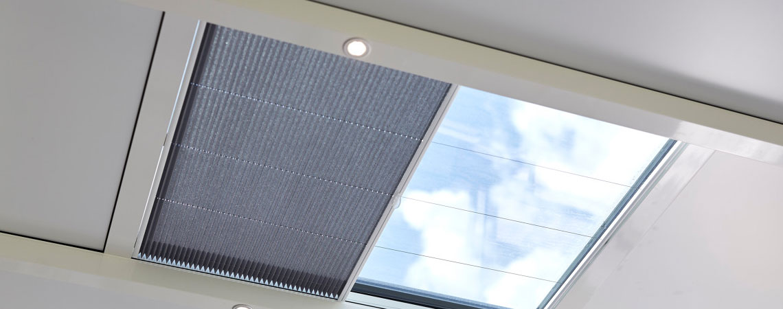 découvrez comment fabriquer des stores pour fenêtres de toit, alliant fonctionnalité et esthétisme. suivez nos conseils pratiques et astuces pour créer des protections solaires sur mesure qui illumineront vos espaces tout en préservant votre intimité.