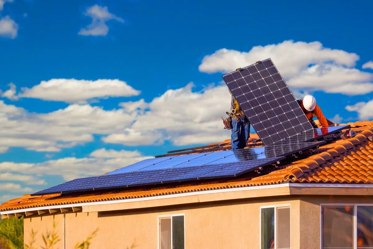 découvrez notre comparatif complet sur l'énergie solaire pour maison. comparez les différentes solutions photovoltaïques, leurs avantages, coûts et performances pour faire le meilleur choix énergétique pour votre domicile.