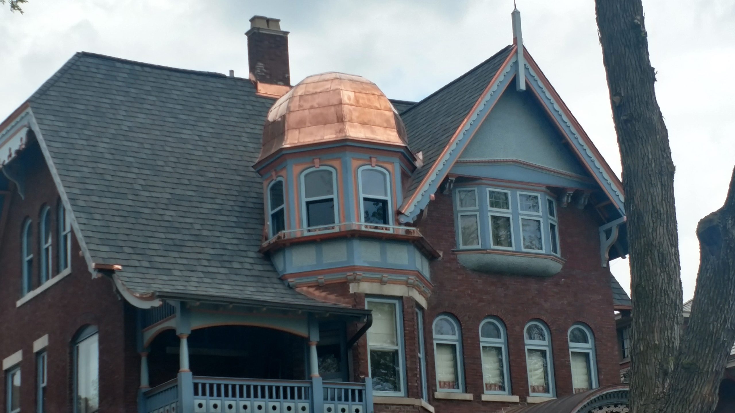 découvrez les avantages d'un toit en cuivre : durabilité, esthétique unique et résistance aux intempéries. apprenez pourquoi opter pour un toit en cuivre peut transformer l'apparence et la longévité de votre maison.