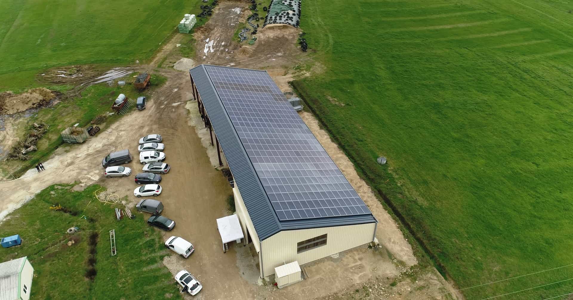 découvrez les coûts associés à la construction de bâtiments agricoles équipés de panneaux photovoltaïques. optimisez vos investissements tout en contribuant à une agriculture durable grâce à l'énergie solaire.