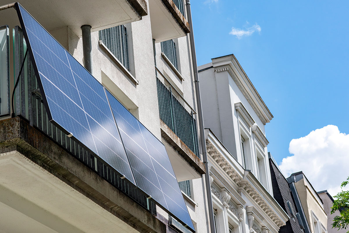 découvrez les coûts associés à l'installation de panneaux photovoltaïques en copropriété. améliorez l'efficacité énergétique de votre immeuble tout en réduisant vos factures d'électricité. informez-vous sur les aides financières disponibles et les avantages écologiques des panneaux solaires.