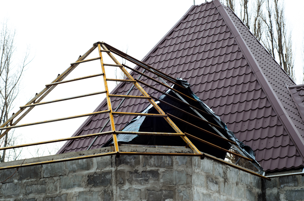 découvrez nos solutions de couverture de toit de haute qualité, alliant esthétique et durabilité. que vous souhaitiez rénover votre toiture ou en installer une nouvelle, explorez nos matériaux et services adaptés à vos besoins.