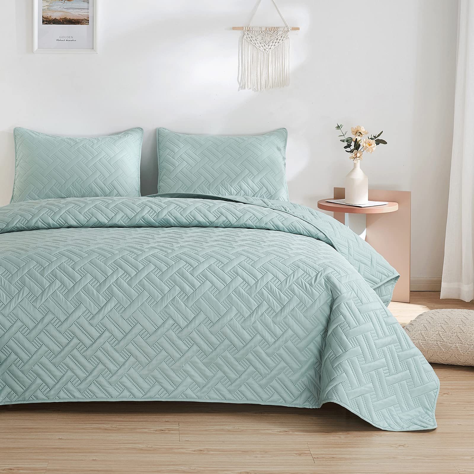 découvrez notre gamme de couvres de qualité, alliant confort et style, pour embellir votre intérieur et vous protéger des intempéries. idéals pour toute occasion, nos produits se déclinent en plusieurs matières et designs. faites le choix de l'élégance et de la praticité avec nos couvres.