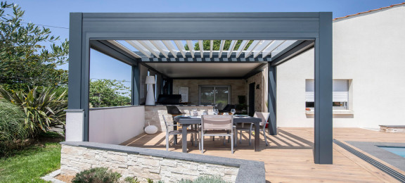 découvrez nos solutions de couvre-terrasse élégantes et fonctionnelles, idéales pour protéger votre espace extérieur tout en lui ajoutant une touche esthétique. profitez de moments conviviaux en toute saison grâce à nos produits de qualité.