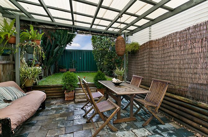 découvrez nos solutions innovantes de couvertures de terrasse pour profiter de votre espace extérieur toute l'année. alliant esthétique et fonctionnalité, nos produits vous protègent du soleil et des intempéries tout en embellissant votre jardin.