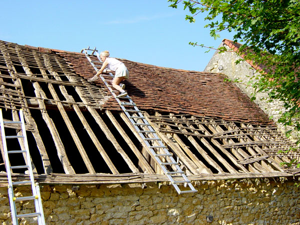 découvrez notre sélection de crochets de toit chez castorama, idéaux pour sécuriser vos installations extérieures. profitez de produits de qualité, adaptés à tous vos projets de bricolage. commandez en ligne et bénéficiez de conseils d'experts pour une pose réussie.