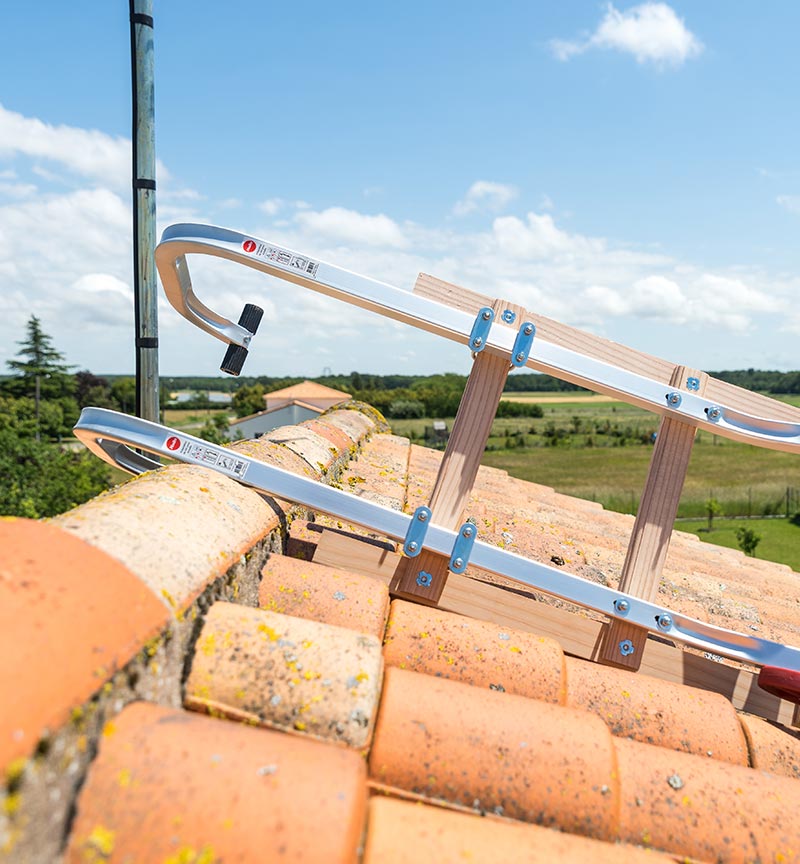découvrez notre sélection de crochets pour toit, parfaits pour sécuriser vos installations et garantir une durabilité optimale. idéaux pour les travaux de toiture, nos crochets allient solidité et facilité d'installation. profitez de nos conseils d'experts pour un choix adapté à vos besoins !