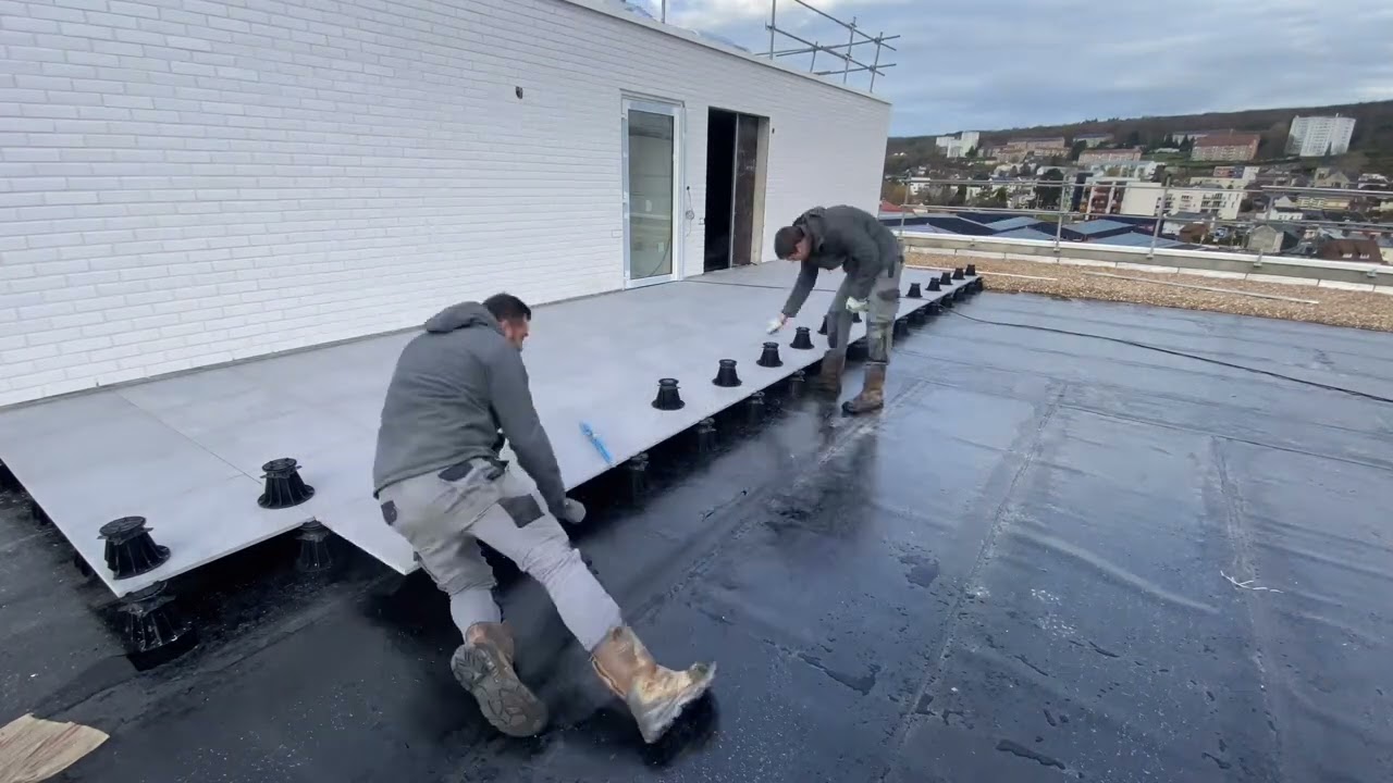 découvrez nos dalle toit terrasse, idéales pour aménager et embellir votre espace extérieur. résistantes et esthétiques, elles sont parfaites pour créer une terrasse moderne et confortable. transformez votre toit en un véritable lieu de détente!