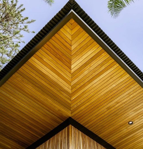 découvrez notre débord en bois, un accessoire essentiel pour embellir votre espace extérieur. alliant esthétisme et fonctionnalité, il s'intègre parfaitement à votre jardin ou terrasse. fabriqué à partir de matériaux durables, ce débord en bois apporte une touche naturelle et chaleureuse à votre aménagement. explorez nos designs variés et transformez votre environnement dès aujourd'hui.